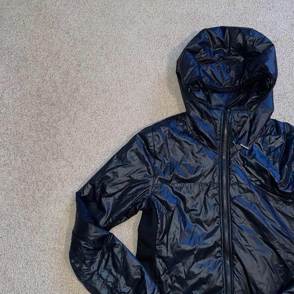 Community // Aritzia Diem Black Light Puffer Jacket - Picture 3 of 6